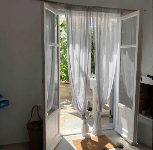 Letihome Paros بيت للعطل